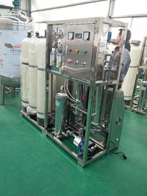 遼寧尿素液設(shè)備 潔凈依家L300型車用尿素液生產(chǎn)設(shè)備的優(yōu)勢與應(yīng)用